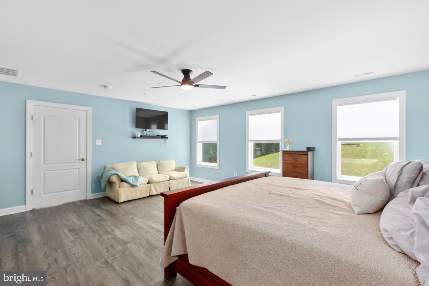 338 IRELAND DR, FREDERICKSBURG, Virginia 22406, 4 Bedrooms Bedrooms, ,3 BathroomsBathrooms,Residential,For sale,338 IRELAND DR,VAST2039514 MLS # VAST2039514
