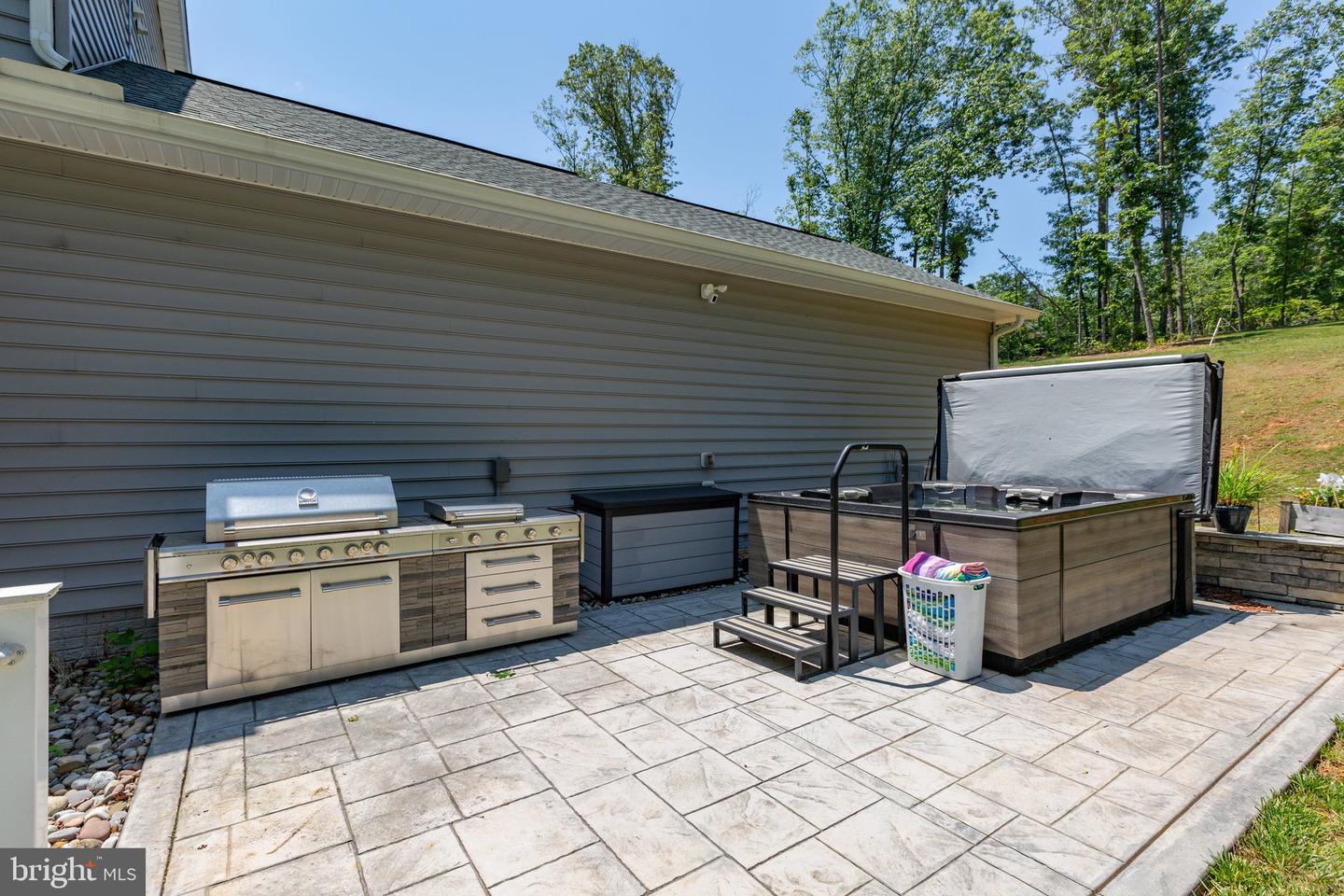 338 IRELAND DR, FREDERICKSBURG, Virginia 22406, 4 Bedrooms Bedrooms, ,3 BathroomsBathrooms,Residential,For sale,338 IRELAND DR,VAST2039514 MLS # VAST2039514