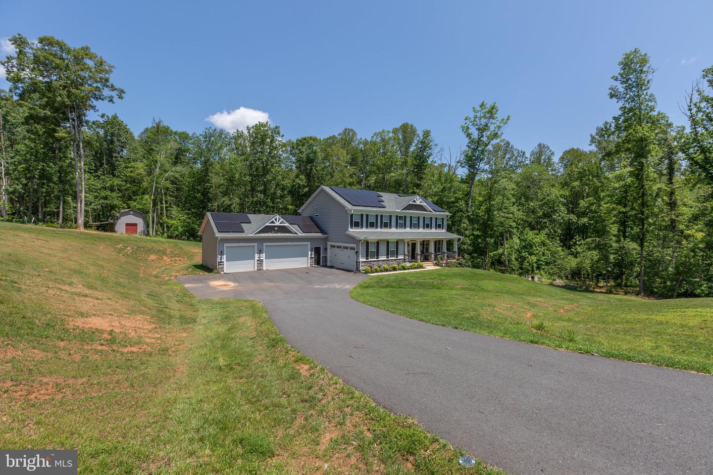 338 IRELAND DR, FREDERICKSBURG, Virginia 22406, 4 Bedrooms Bedrooms, ,3 BathroomsBathrooms,Residential,For sale,338 IRELAND DR,VAST2039514 MLS # VAST2039514