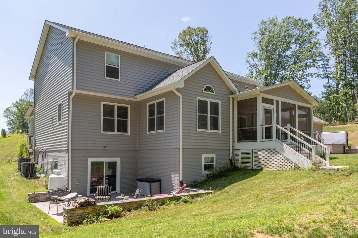 338 IRELAND DR, FREDERICKSBURG, Virginia 22406, 4 Bedrooms Bedrooms, ,3 BathroomsBathrooms,Residential,For sale,338 IRELAND DR,VAST2039514 MLS # VAST2039514