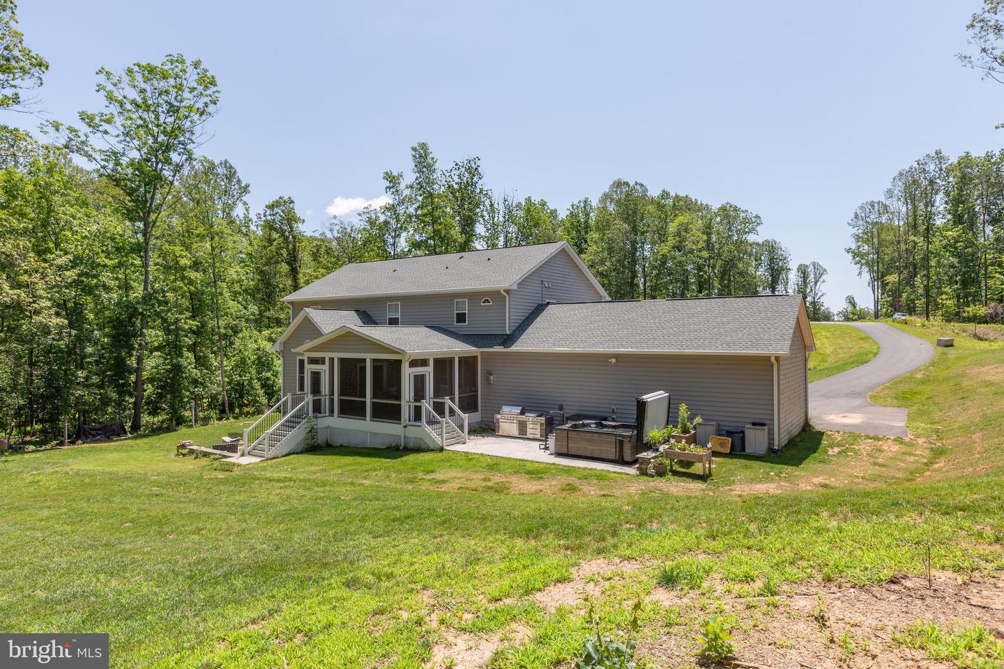 338 IRELAND DR, FREDERICKSBURG, Virginia 22406, 4 Bedrooms Bedrooms, ,3 BathroomsBathrooms,Residential,For sale,338 IRELAND DR,VAST2039514 MLS # VAST2039514