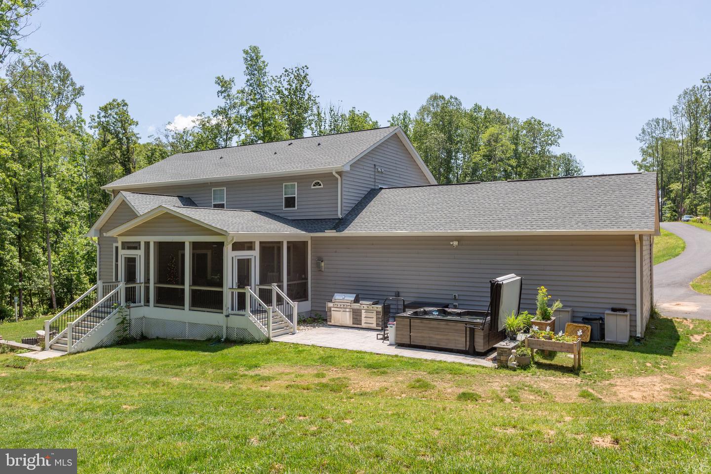 338 IRELAND DR, FREDERICKSBURG, Virginia 22406, 4 Bedrooms Bedrooms, ,3 BathroomsBathrooms,Residential,For sale,338 IRELAND DR,VAST2039514 MLS # VAST2039514