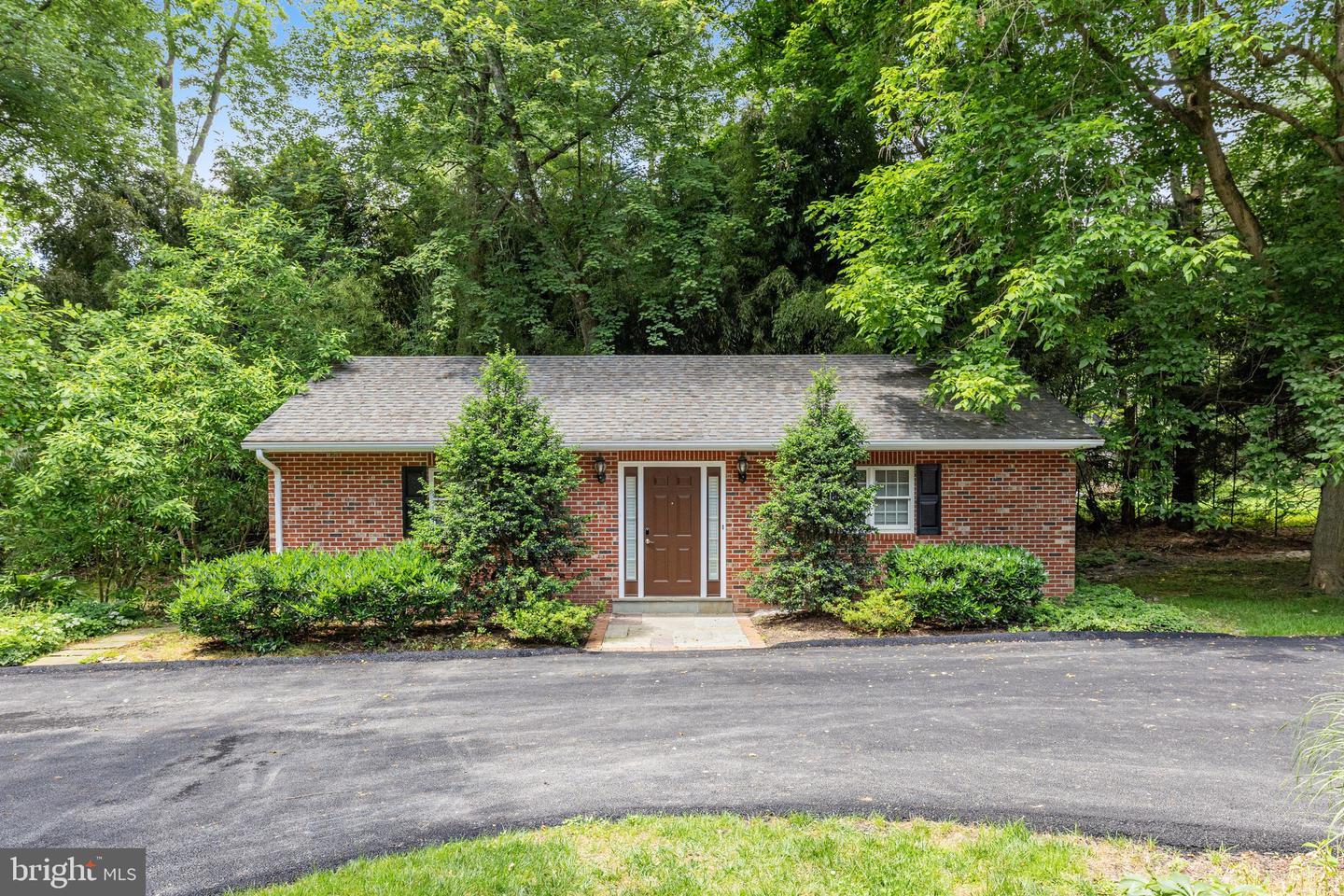 9800 ARNON CHAPEL RD, GREAT FALLS, Virginia 22066, 5 Bedrooms Bedrooms, ,4 BathroomsBathrooms,Residential,For sale,9800 ARNON CHAPEL RD,VAFX2245676 MLS # VAFX2245676