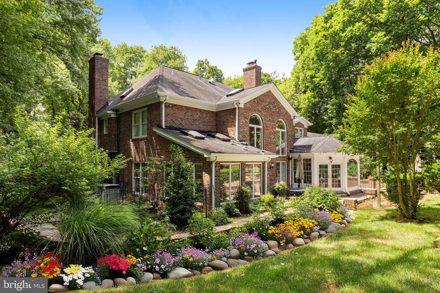 9800 ARNON CHAPEL RD, GREAT FALLS, Virginia 22066, 5 Bedrooms Bedrooms, ,4 BathroomsBathrooms,Residential,For sale,9800 ARNON CHAPEL RD,VAFX2245676 MLS # VAFX2245676