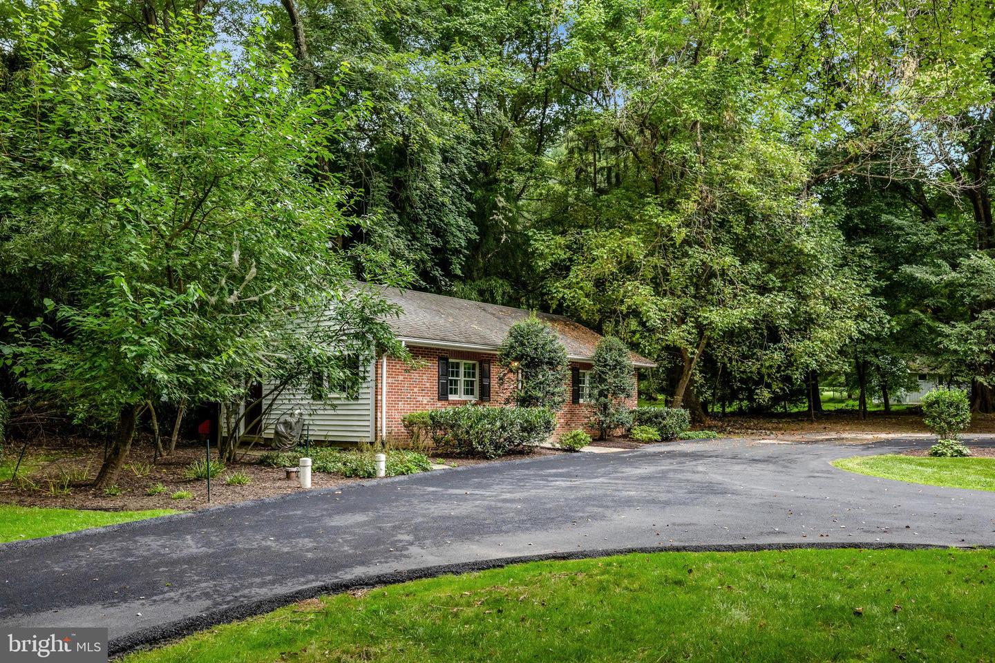 9800 ARNON CHAPEL RD, GREAT FALLS, Virginia 22066, 5 Bedrooms Bedrooms, ,4 BathroomsBathrooms,Residential,For sale,9800 ARNON CHAPEL RD,VAFX2245676 MLS # VAFX2245676