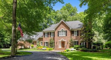9800 ARNON CHAPEL RD, GREAT FALLS, Virginia 22066, 5 Bedrooms Bedrooms, ,4 BathroomsBathrooms,Residential,For sale,9800 ARNON CHAPEL RD,VAFX2245676 MLS # VAFX2245676