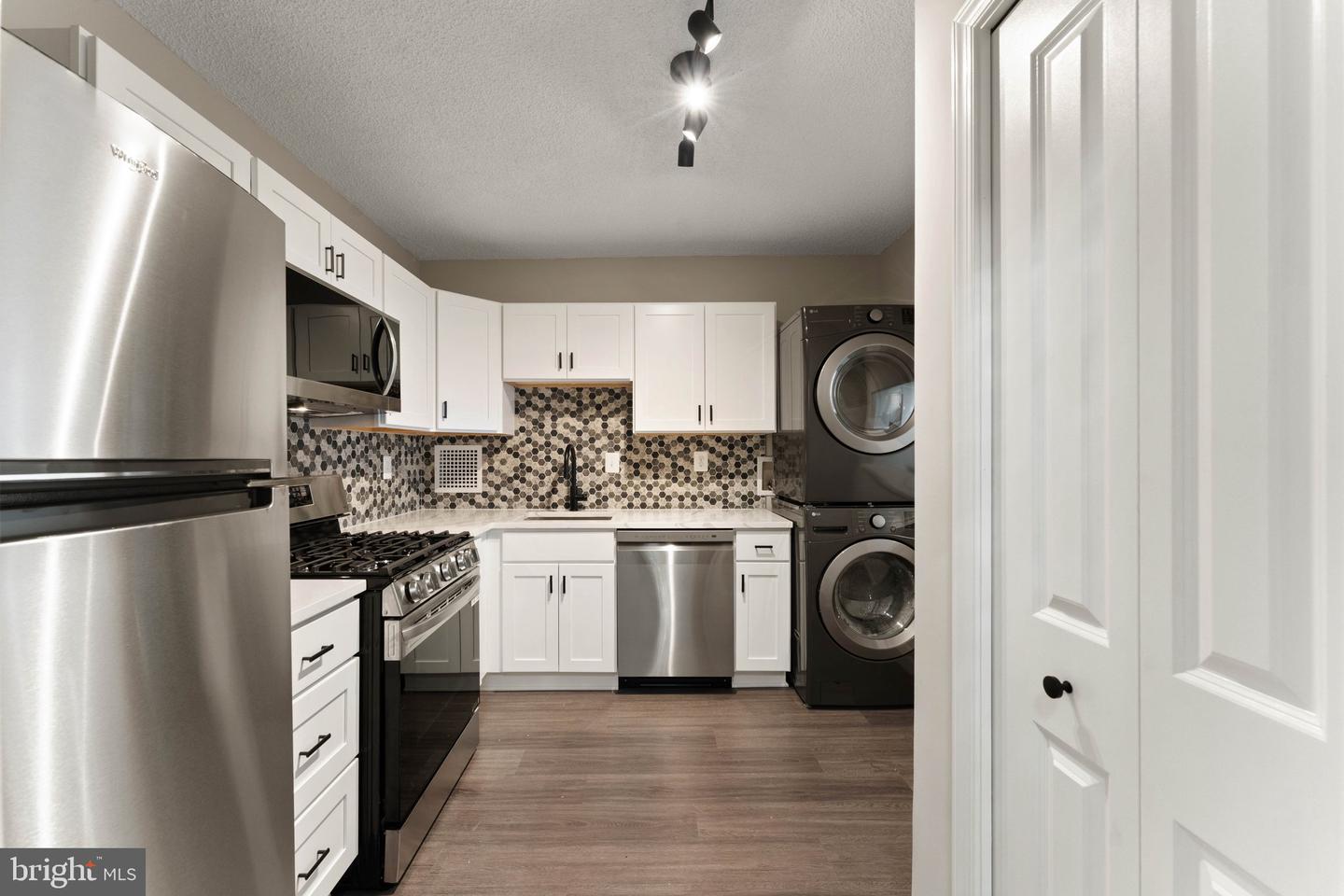 3701 S GEORGE MASON DR #918N, FALLS CHURCH, Virginia 22041, 1 Bedroom Bedrooms, ,1 BathroomBathrooms,Residential,For sale,3701 S GEORGE MASON DR #918N,VAFX2247278 MLS # VAFX2247278