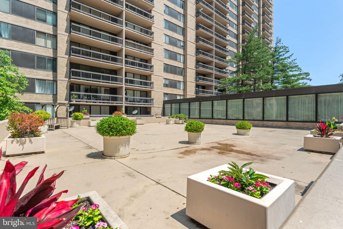 3701 S GEORGE MASON DR #918N, FALLS CHURCH, Virginia 22041, 1 Bedroom Bedrooms, ,1 BathroomBathrooms,Residential,For sale,3701 S GEORGE MASON DR #918N,VAFX2247278 MLS # VAFX2247278