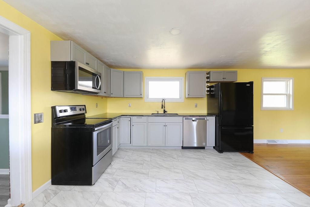 396 LINDEN DR, STAUNTON, Virginia 24401, 3 Bedrooms Bedrooms, ,2 BathroomsBathrooms,Residential,396 LINDEN DR,662527 MLS # 662527