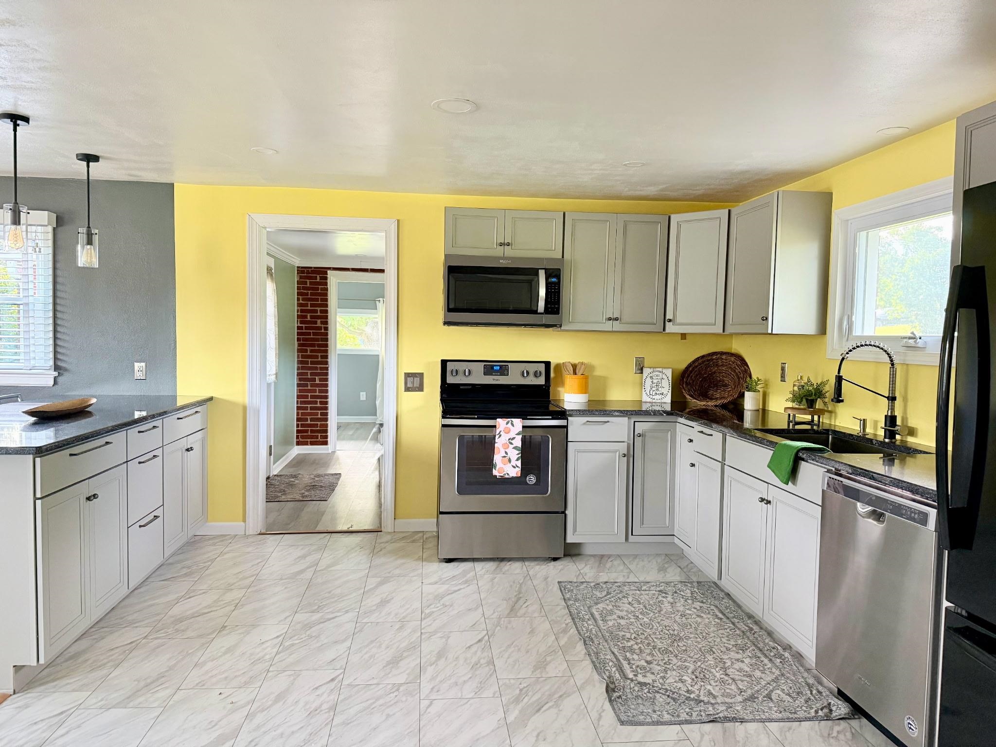 396 LINDEN DR, STAUNTON, Virginia 24401, 3 Bedrooms Bedrooms, ,2 BathroomsBathrooms,Residential,396 LINDEN DR,662527 MLS # 662527