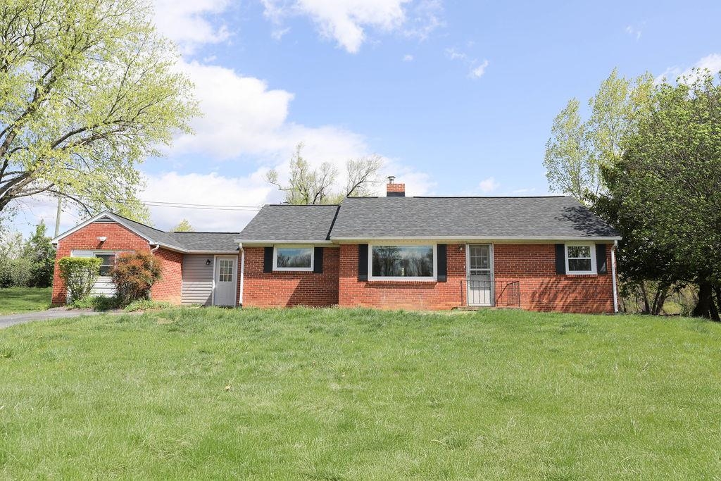 396 LINDEN DR, STAUNTON, Virginia 24401, 3 Bedrooms Bedrooms, ,2 BathroomsBathrooms,Residential,396 LINDEN DR,662527 MLS # 662527