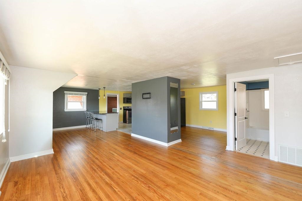396 LINDEN DR, STAUNTON, Virginia 24401, 3 Bedrooms Bedrooms, ,2 BathroomsBathrooms,Residential,396 LINDEN DR,662527 MLS # 662527