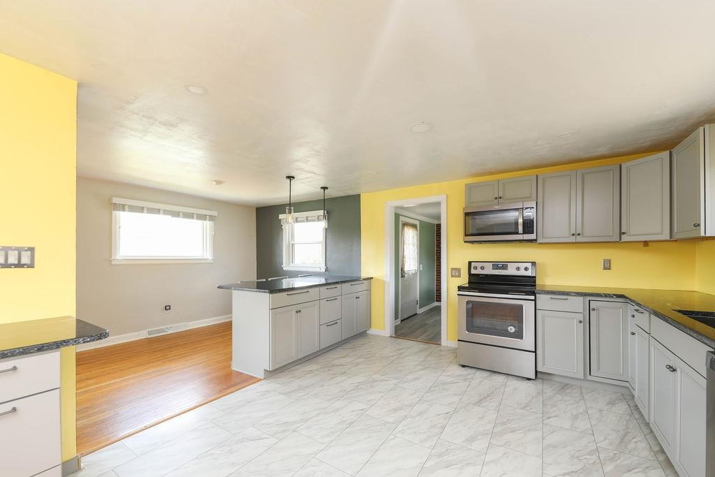 396 LINDEN DR, STAUNTON, Virginia 24401, 3 Bedrooms Bedrooms, ,2 BathroomsBathrooms,Residential,396 LINDEN DR,662527 MLS # 662527