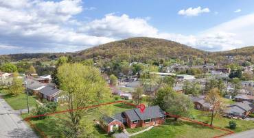 396 LINDEN DR, STAUNTON, Virginia 24401, 3 Bedrooms Bedrooms, ,2 BathroomsBathrooms,Residential,396 LINDEN DR,662527 MLS # 662527