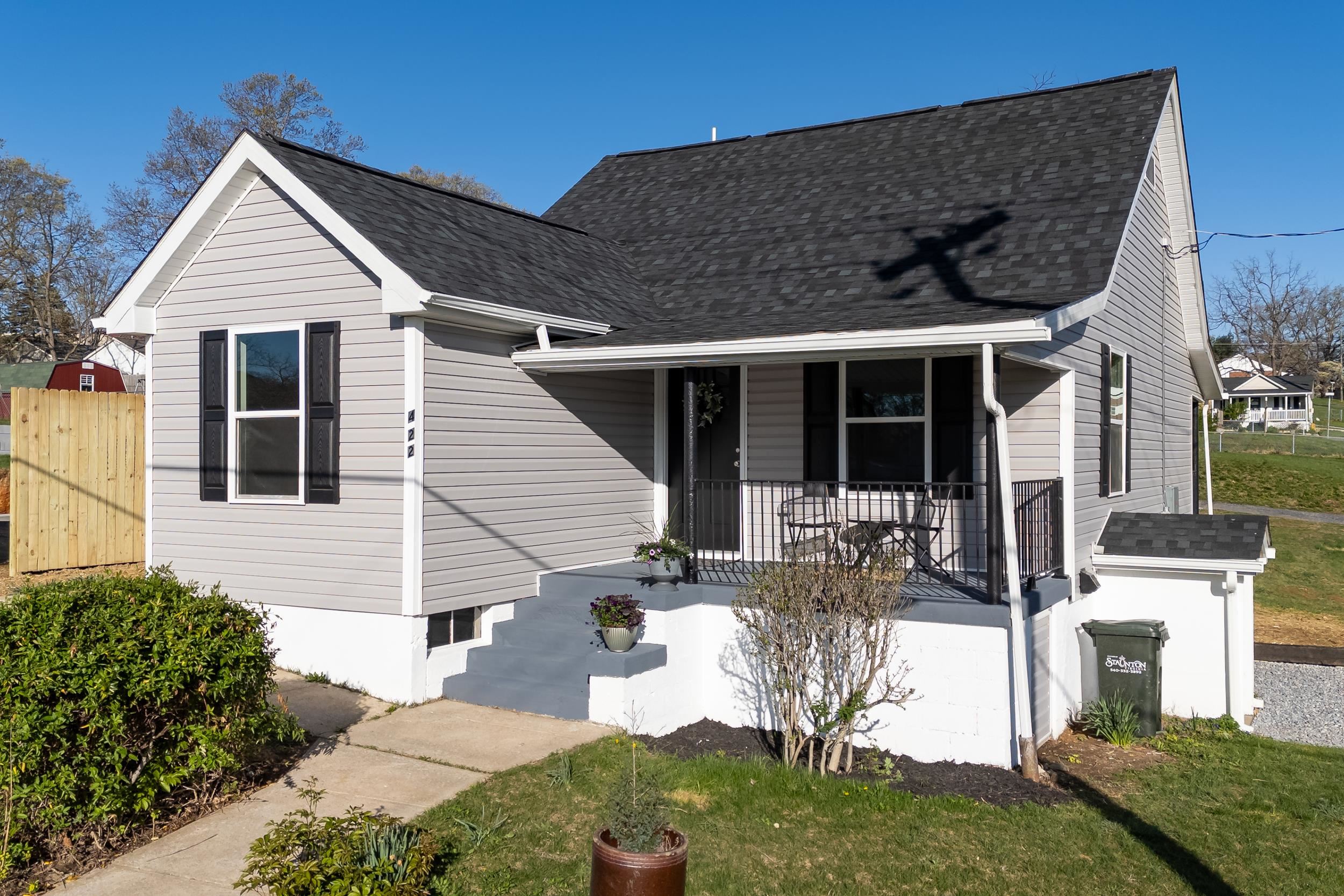422 GRUBERT AVE, STAUNTON, Virginia 24401, 3 Bedrooms Bedrooms, ,2 BathroomsBathrooms,Residential,422 GRUBERT AVE,663079 MLS # 663079