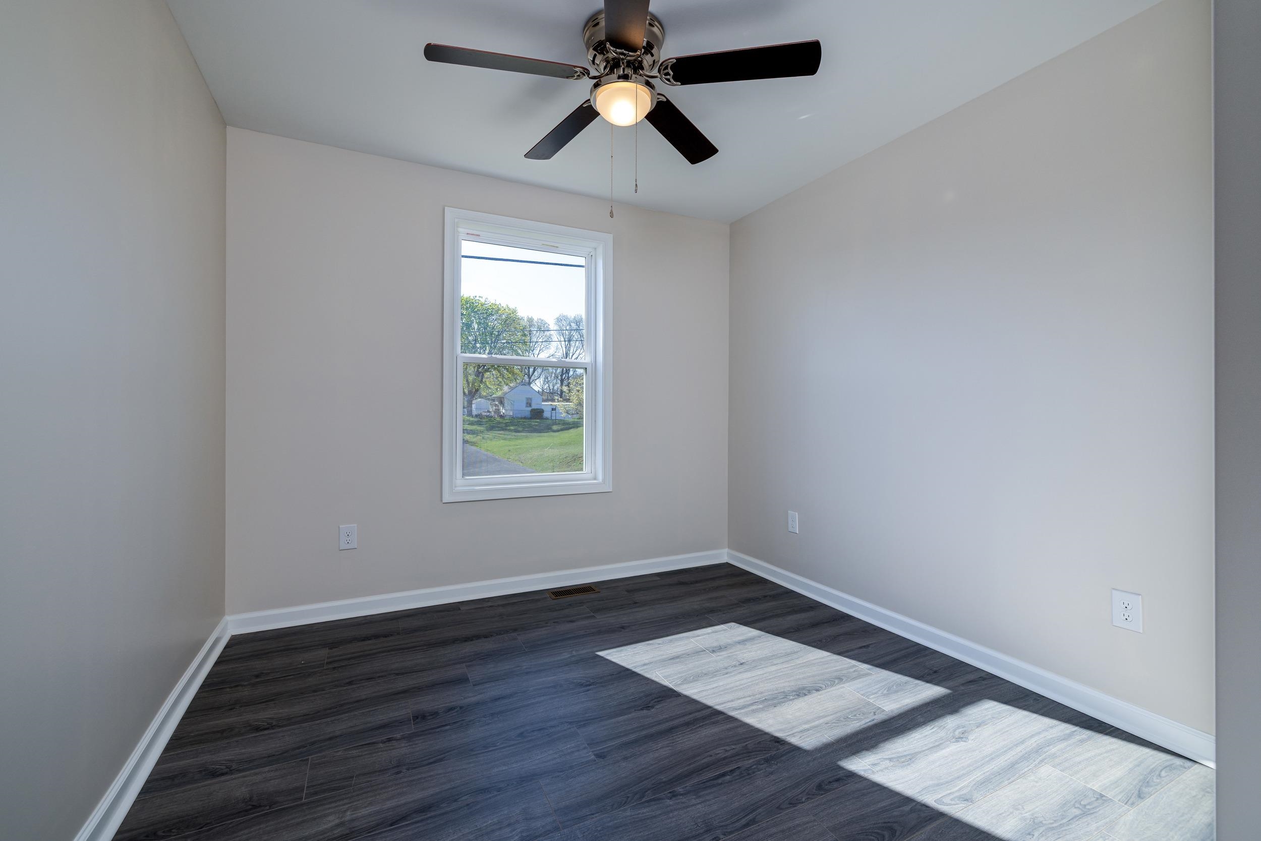 422 GRUBERT AVE, STAUNTON, Virginia 24401, 3 Bedrooms Bedrooms, ,2 BathroomsBathrooms,Residential,422 GRUBERT AVE,663079 MLS # 663079