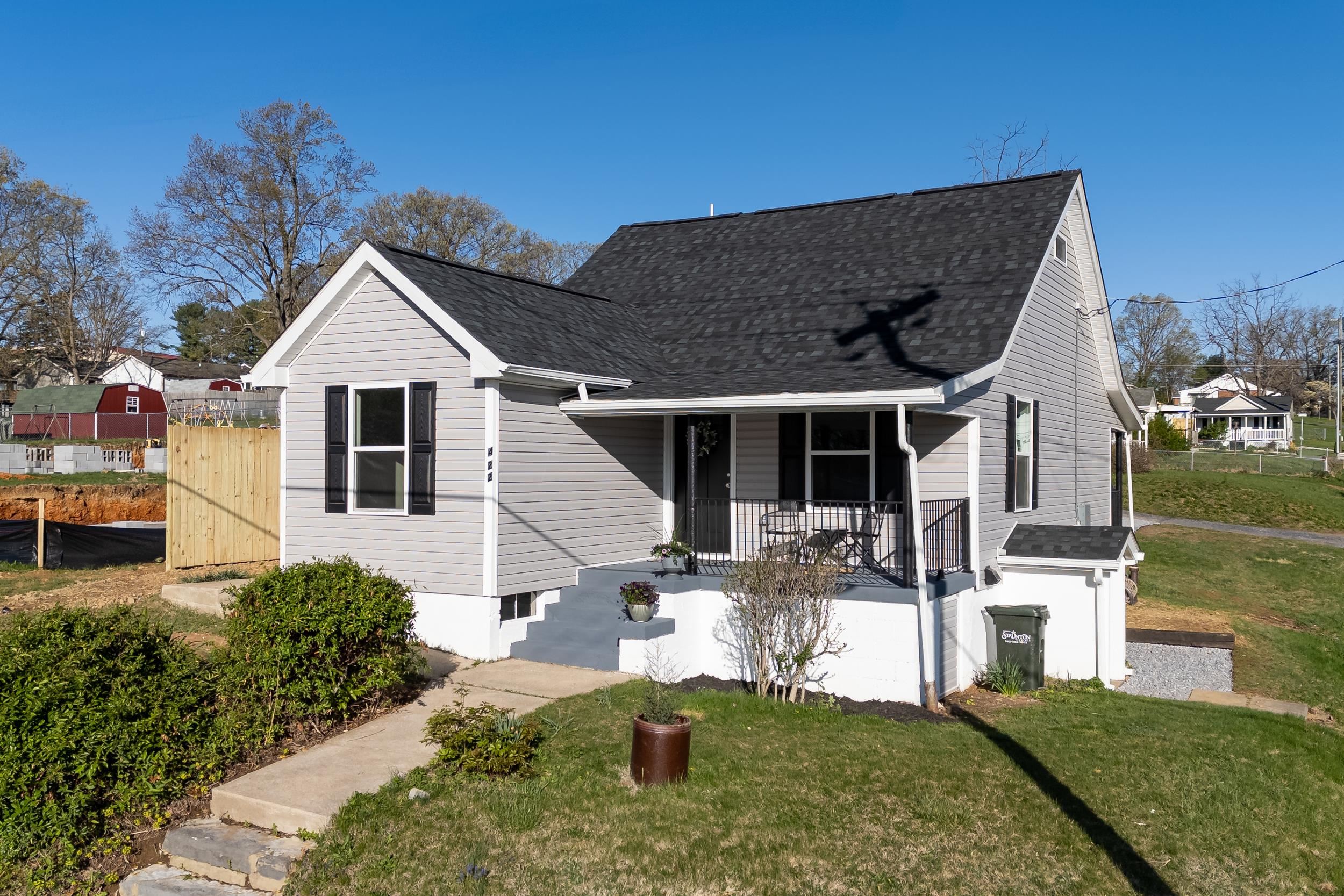422 GRUBERT AVE, STAUNTON, Virginia 24401, 3 Bedrooms Bedrooms, ,2 BathroomsBathrooms,Residential,422 GRUBERT AVE,663079 MLS # 663079