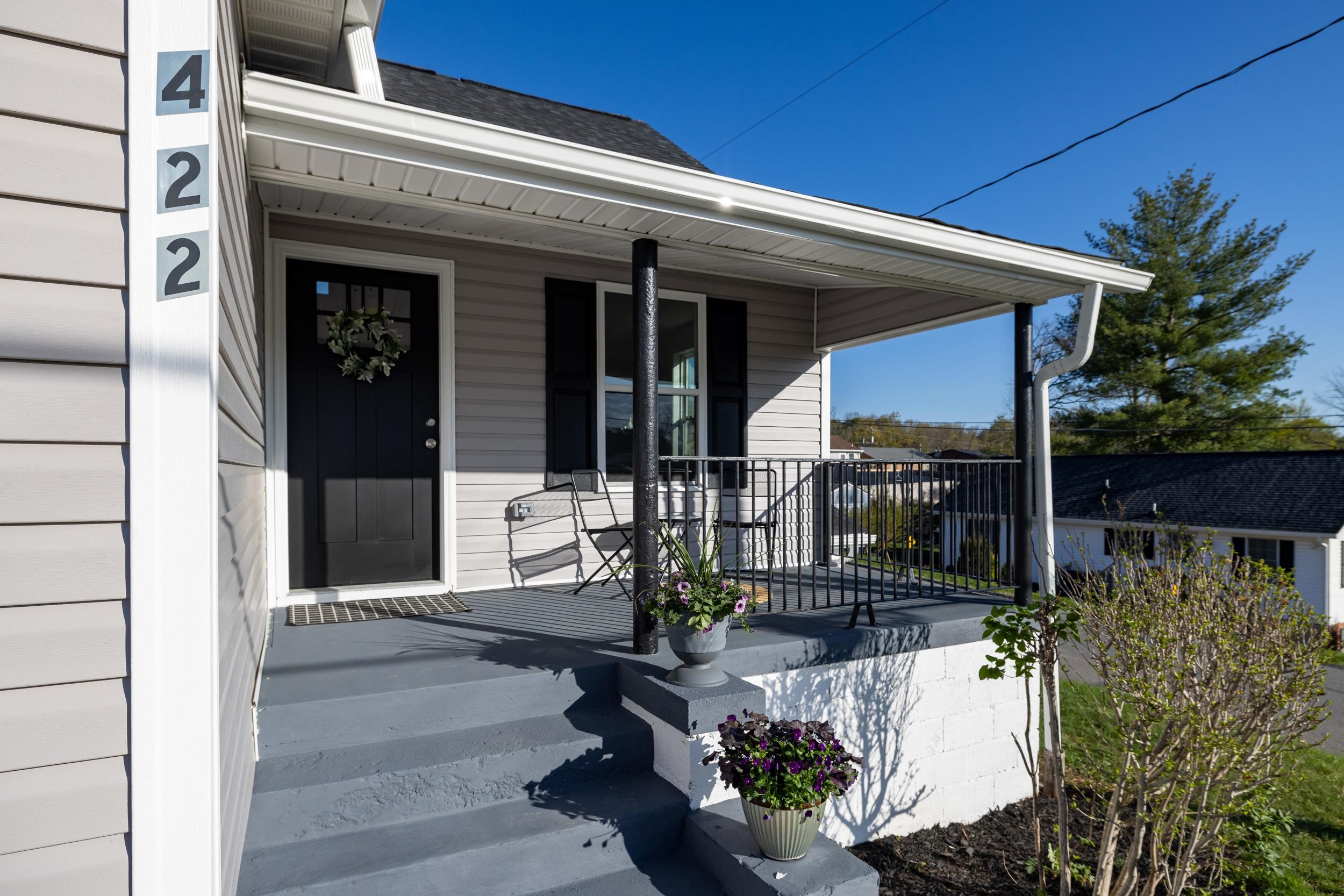 422 GRUBERT AVE, STAUNTON, Virginia 24401, 3 Bedrooms Bedrooms, ,2 BathroomsBathrooms,Residential,422 GRUBERT AVE,663079 MLS # 663079