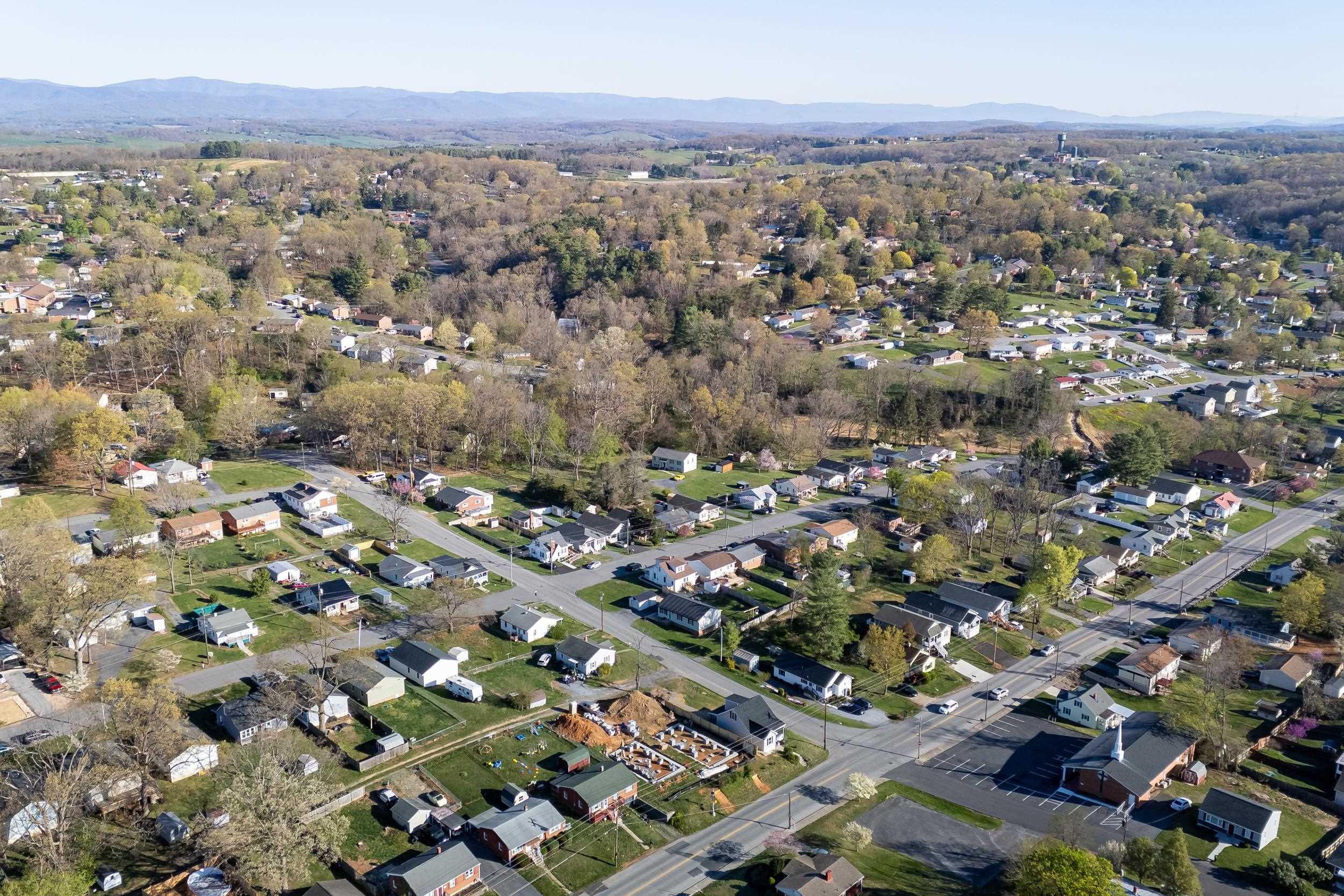 422 GRUBERT AVE, STAUNTON, Virginia 24401, 3 Bedrooms Bedrooms, ,2 BathroomsBathrooms,Residential,422 GRUBERT AVE,663079 MLS # 663079