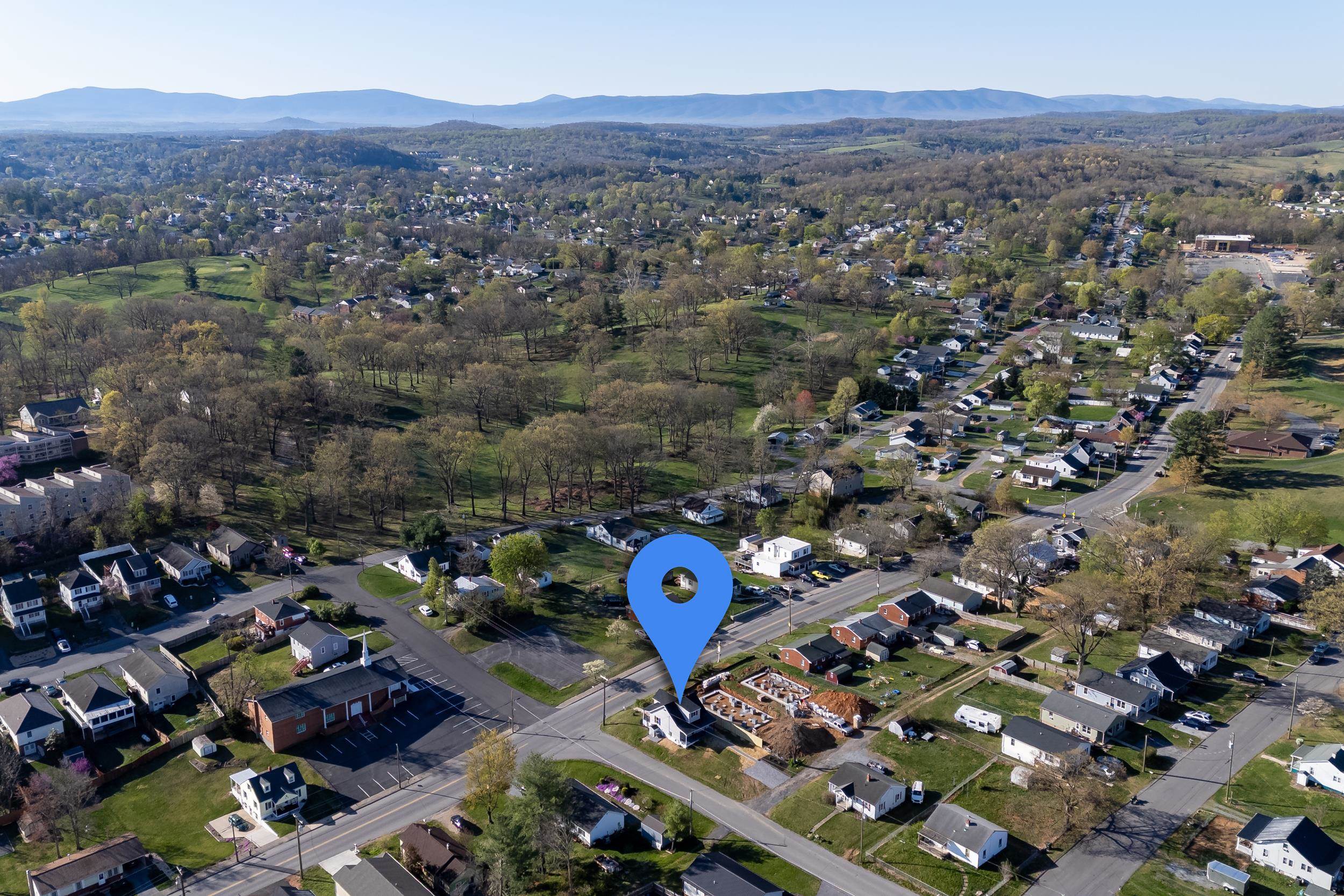 422 GRUBERT AVE, STAUNTON, Virginia 24401, 3 Bedrooms Bedrooms, ,2 BathroomsBathrooms,Residential,422 GRUBERT AVE,663079 MLS # 663079