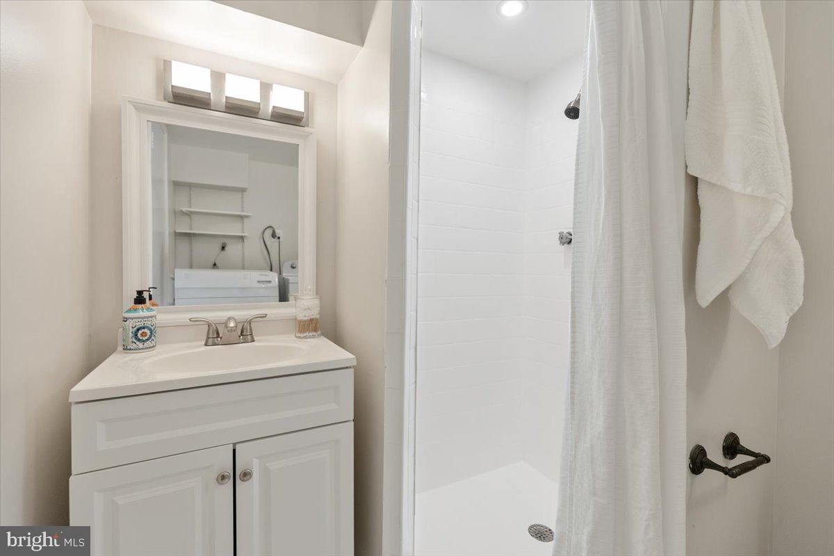 3222 S UTAH ST, ARLINGTON, Virginia 22206, 2 Bedrooms Bedrooms, ,2 BathroomsBathrooms,Residential,For sale,3222 S UTAH ST,VAAR2060108 MLS # VAAR2060108