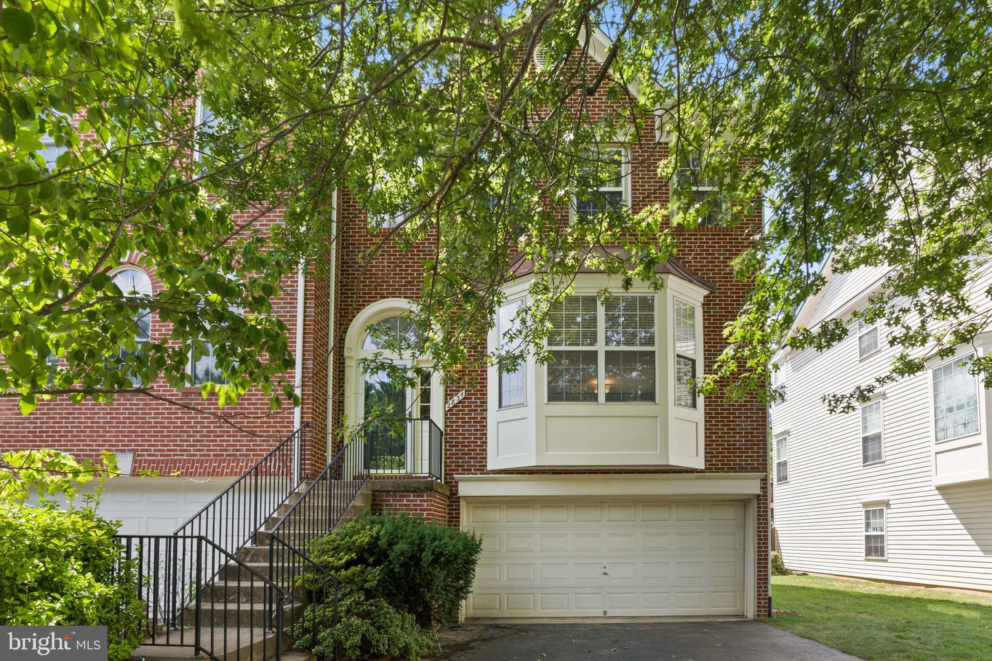 2834 LITTLE FALLS PL, FALLS CHURCH, Virginia 22042, 3 Bedrooms Bedrooms, 10 Rooms Rooms,2 BathroomsBathrooms,Residential,For sale,2834 LITTLE FALLS PL,VAFX2254332 MLS # VAFX2254332