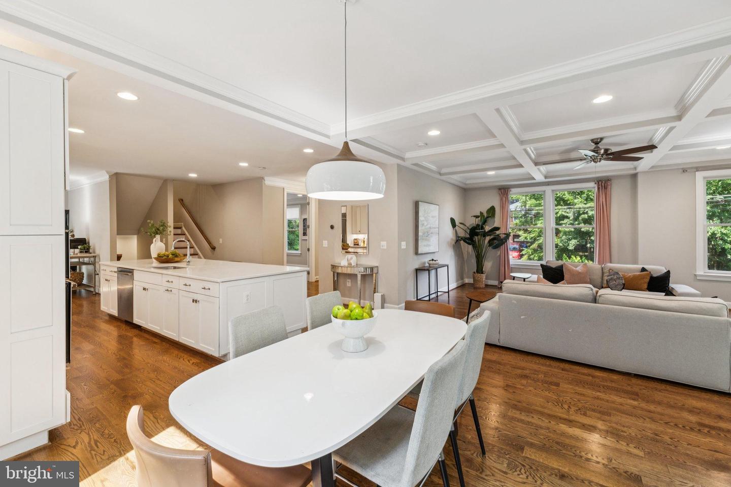 2354 N QUEBEC ST, ARLINGTON, Virginia 22207, 5 Bedrooms Bedrooms, 22 Rooms Rooms,4 BathroomsBathrooms,Residential,For sale,2354 N QUEBEC ST,VAAR2060426 MLS # VAAR2060426