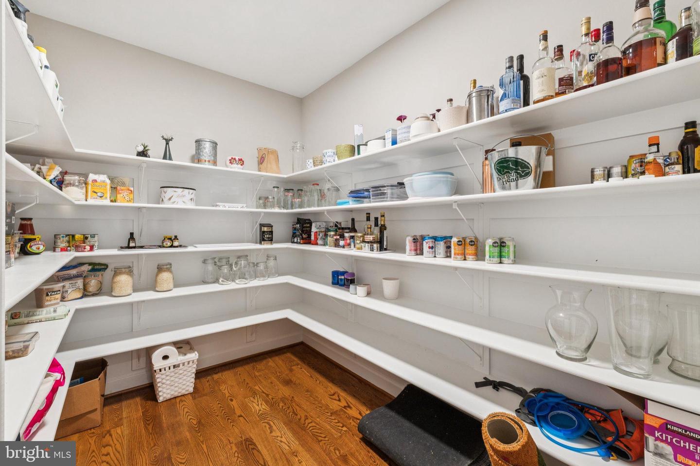 2354 N QUEBEC ST, ARLINGTON, Virginia 22207, 5 Bedrooms Bedrooms, 22 Rooms Rooms,4 BathroomsBathrooms,Residential,For sale,2354 N QUEBEC ST,VAAR2060426 MLS # VAAR2060426
