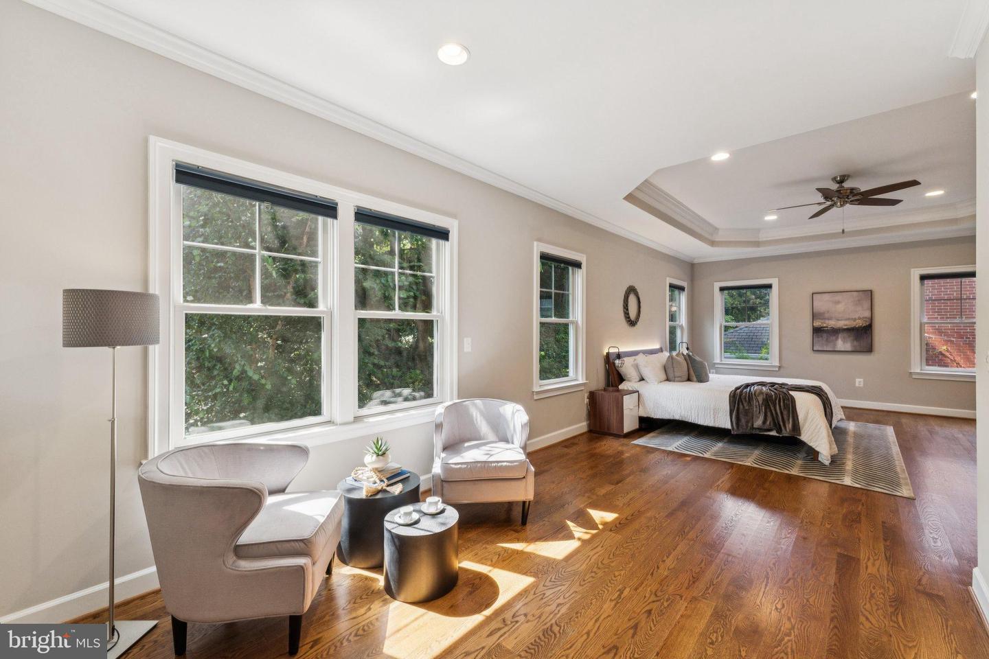 2354 N QUEBEC ST, ARLINGTON, Virginia 22207, 5 Bedrooms Bedrooms, 22 Rooms Rooms,4 BathroomsBathrooms,Residential,For sale,2354 N QUEBEC ST,VAAR2060426 MLS # VAAR2060426
