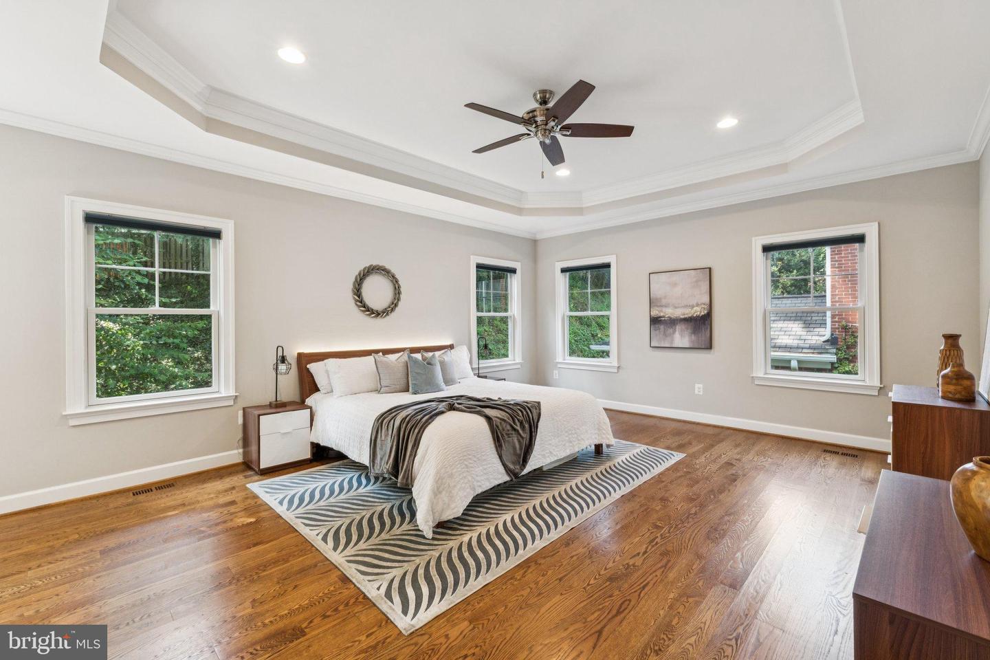 2354 N QUEBEC ST, ARLINGTON, Virginia 22207, 5 Bedrooms Bedrooms, 22 Rooms Rooms,4 BathroomsBathrooms,Residential,For sale,2354 N QUEBEC ST,VAAR2060426 MLS # VAAR2060426