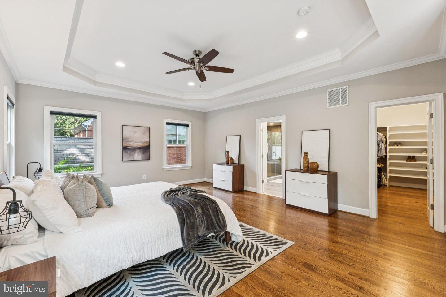 2354 N QUEBEC ST, ARLINGTON, Virginia 22207, 5 Bedrooms Bedrooms, 22 Rooms Rooms,4 BathroomsBathrooms,Residential,For sale,2354 N QUEBEC ST,VAAR2060426 MLS # VAAR2060426