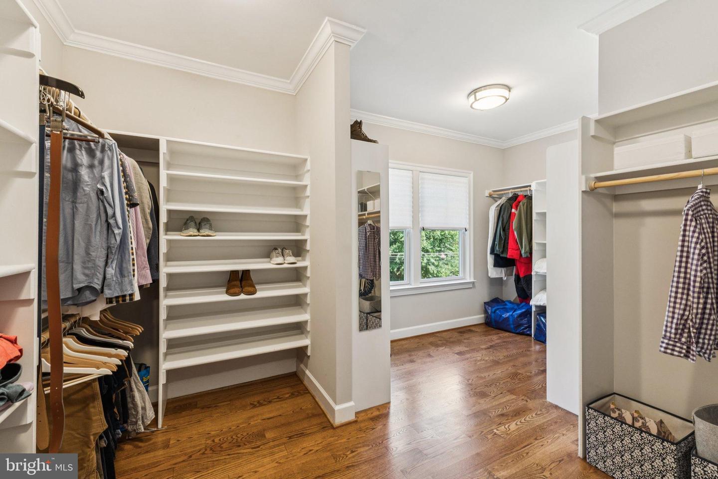 2354 N QUEBEC ST, ARLINGTON, Virginia 22207, 5 Bedrooms Bedrooms, 22 Rooms Rooms,4 BathroomsBathrooms,Residential,For sale,2354 N QUEBEC ST,VAAR2060426 MLS # VAAR2060426