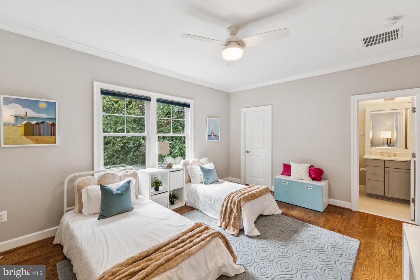 2354 N QUEBEC ST, ARLINGTON, Virginia 22207, 5 Bedrooms Bedrooms, 22 Rooms Rooms,4 BathroomsBathrooms,Residential,For sale,2354 N QUEBEC ST,VAAR2060426 MLS # VAAR2060426