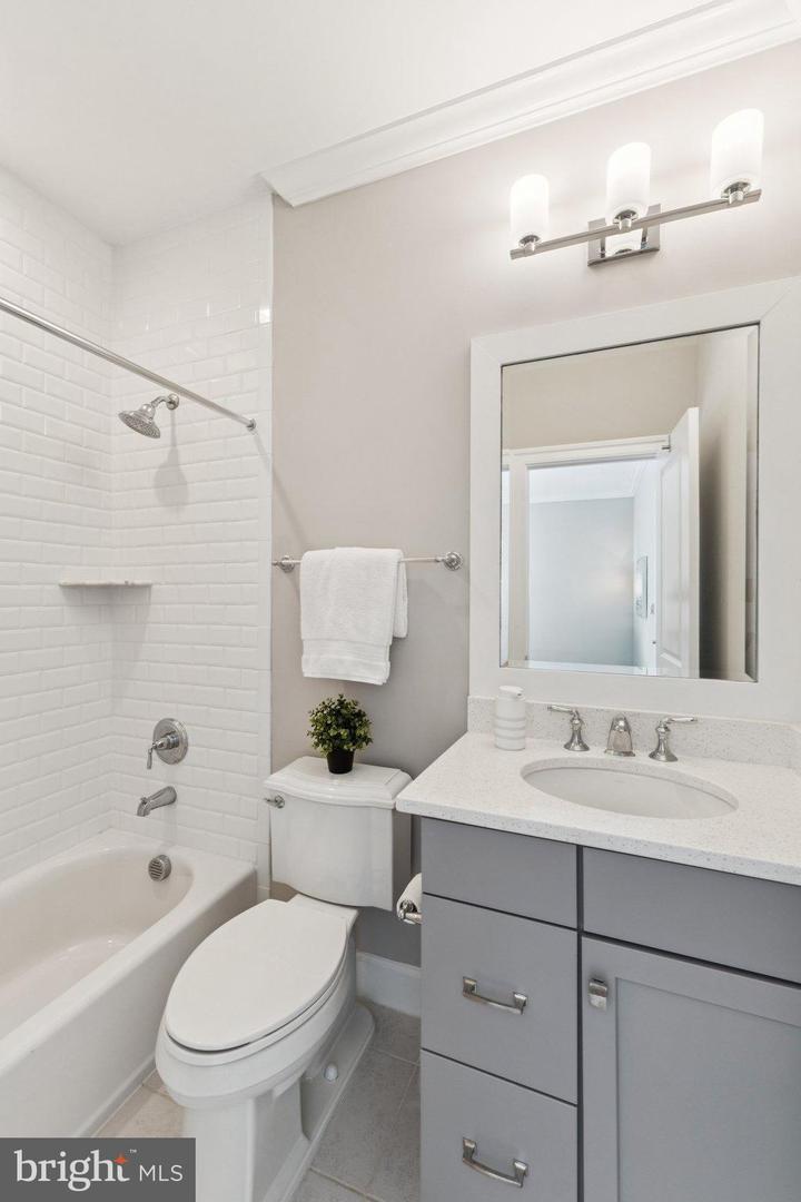 2354 N QUEBEC ST, ARLINGTON, Virginia 22207, 5 Bedrooms Bedrooms, 22 Rooms Rooms,4 BathroomsBathrooms,Residential,For sale,2354 N QUEBEC ST,VAAR2060426 MLS # VAAR2060426