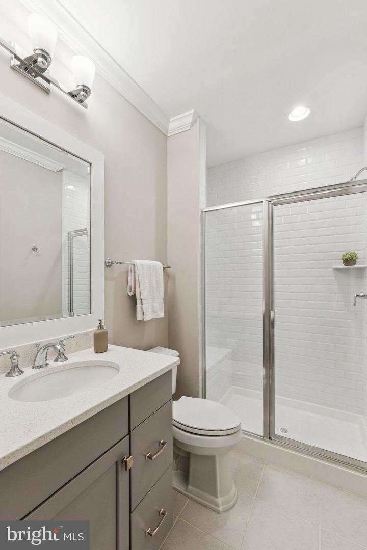 2354 N QUEBEC ST, ARLINGTON, Virginia 22207, 5 Bedrooms Bedrooms, 22 Rooms Rooms,4 BathroomsBathrooms,Residential,For sale,2354 N QUEBEC ST,VAAR2060426 MLS # VAAR2060426