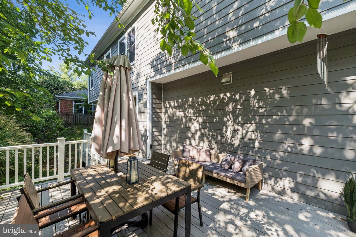 2354 N QUEBEC ST, ARLINGTON, Virginia 22207, 5 Bedrooms Bedrooms, 22 Rooms Rooms,4 BathroomsBathrooms,Residential,For sale,2354 N QUEBEC ST,VAAR2060426 MLS # VAAR2060426