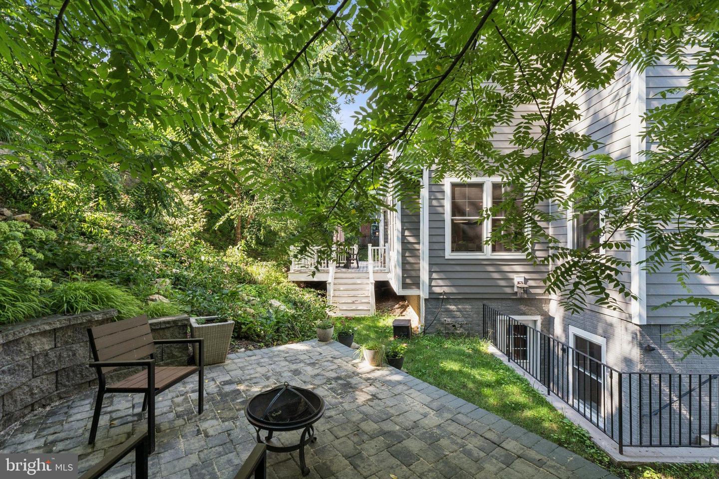 2354 N QUEBEC ST, ARLINGTON, Virginia 22207, 5 Bedrooms Bedrooms, 22 Rooms Rooms,4 BathroomsBathrooms,Residential,For sale,2354 N QUEBEC ST,VAAR2060426 MLS # VAAR2060426