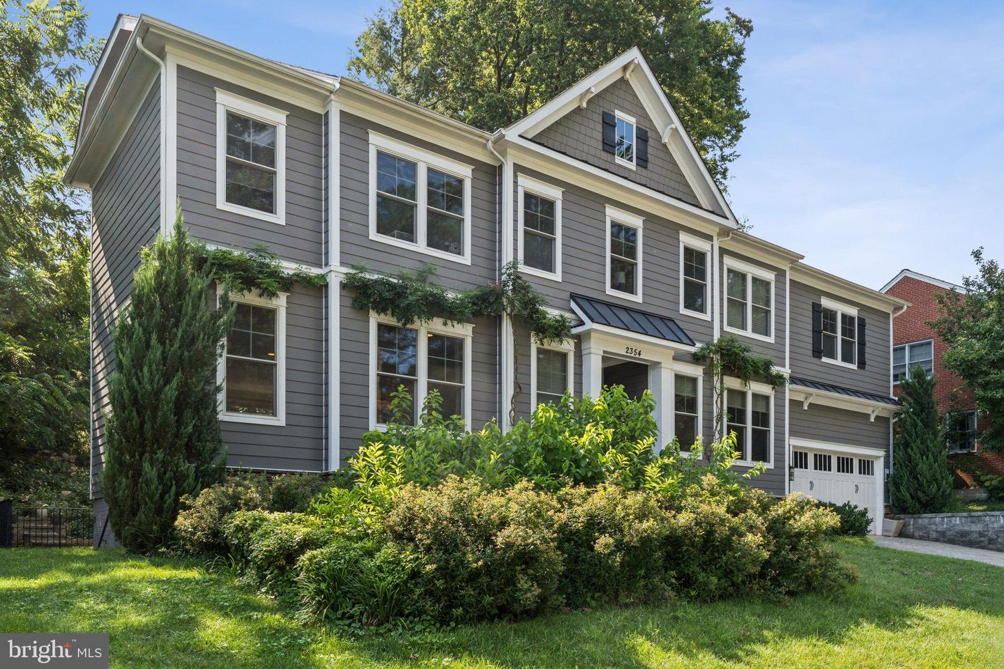 2354 N QUEBEC ST, ARLINGTON, Virginia 22207, 5 Bedrooms Bedrooms, 22 Rooms Rooms,4 BathroomsBathrooms,Residential,For sale,2354 N QUEBEC ST,VAAR2060426 MLS # VAAR2060426