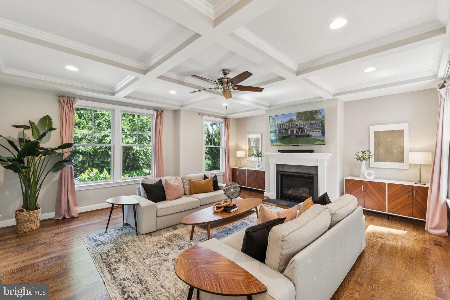 2354 N QUEBEC ST, ARLINGTON, Virginia 22207, 5 Bedrooms Bedrooms, 22 Rooms Rooms,4 BathroomsBathrooms,Residential,For sale,2354 N QUEBEC ST,VAAR2060426 MLS # VAAR2060426