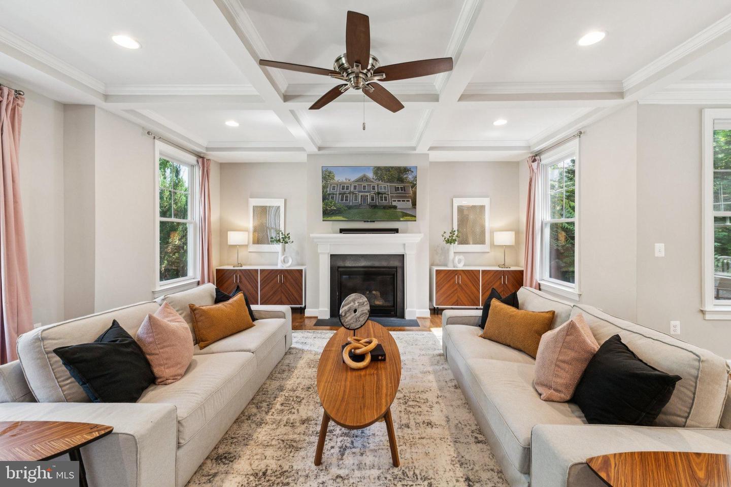 2354 N QUEBEC ST, ARLINGTON, Virginia 22207, 5 Bedrooms Bedrooms, 22 Rooms Rooms,4 BathroomsBathrooms,Residential,For sale,2354 N QUEBEC ST,VAAR2060426 MLS # VAAR2060426