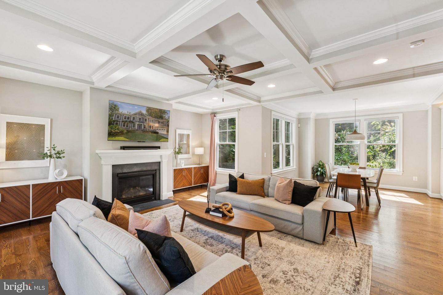 2354 N QUEBEC ST, ARLINGTON, Virginia 22207, 5 Bedrooms Bedrooms, 22 Rooms Rooms,4 BathroomsBathrooms,Residential,For sale,2354 N QUEBEC ST,VAAR2060426 MLS # VAAR2060426
