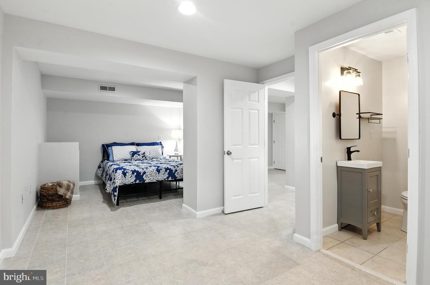 7821 ZEELAND PL, GAINESVILLE, Virginia 20155, 5 Bedrooms Bedrooms, ,4 BathroomsBathrooms,Residential,For sale,7821 ZEELAND PL,VAPW2098994 MLS # VAPW2098994