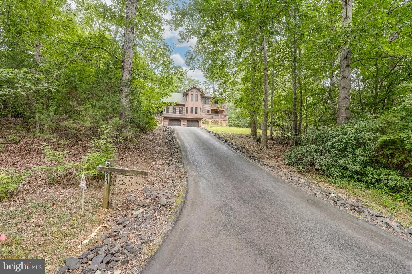 524 WINDWAY LN, MINERAL, Virginia 23117, 3 Bedrooms Bedrooms, 10 Rooms Rooms,2 BathroomsBathrooms,Residential,For sale,524 WINDWAY LN,VALA2008246 MLS # VALA2008246