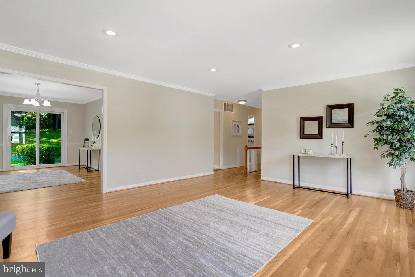 8122 BRIAR CREEK DR, ANNANDALE, Virginia 22003, 4 Bedrooms Bedrooms, ,3 BathroomsBathrooms,Residential,For sale,8122 BRIAR CREEK DR,VAFX2255546 MLS # VAFX2255546