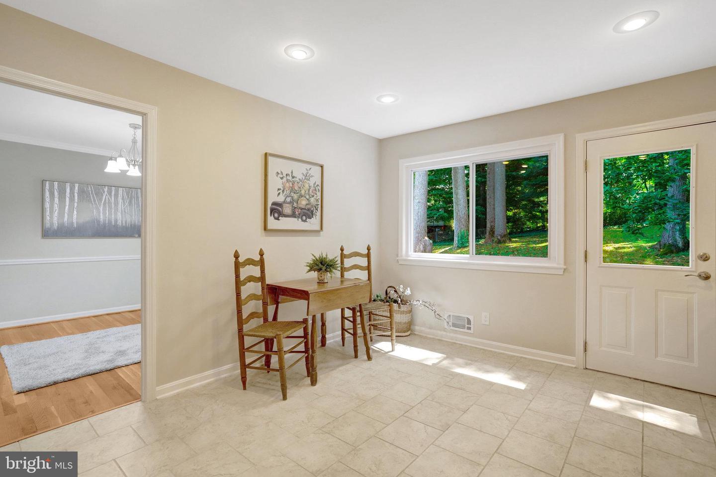8122 BRIAR CREEK DR, ANNANDALE, Virginia 22003, 4 Bedrooms Bedrooms, ,3 BathroomsBathrooms,Residential,For sale,8122 BRIAR CREEK DR,VAFX2255546 MLS # VAFX2255546