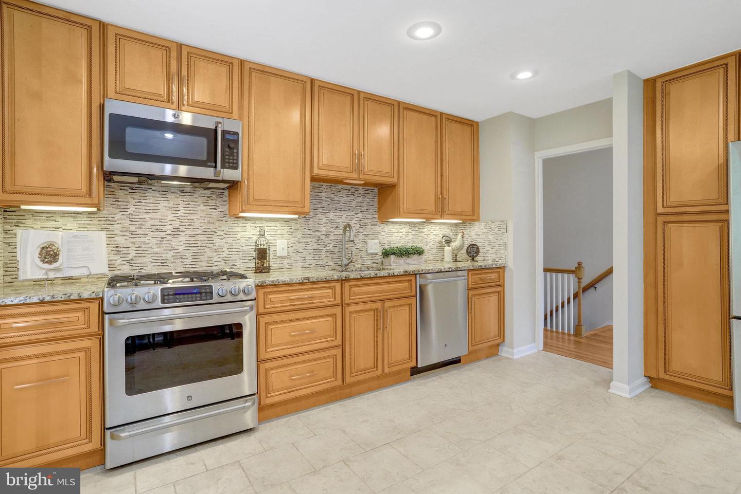 8122 BRIAR CREEK DR, ANNANDALE, Virginia 22003, 4 Bedrooms Bedrooms, ,3 BathroomsBathrooms,Residential,For sale,8122 BRIAR CREEK DR,VAFX2255546 MLS # VAFX2255546