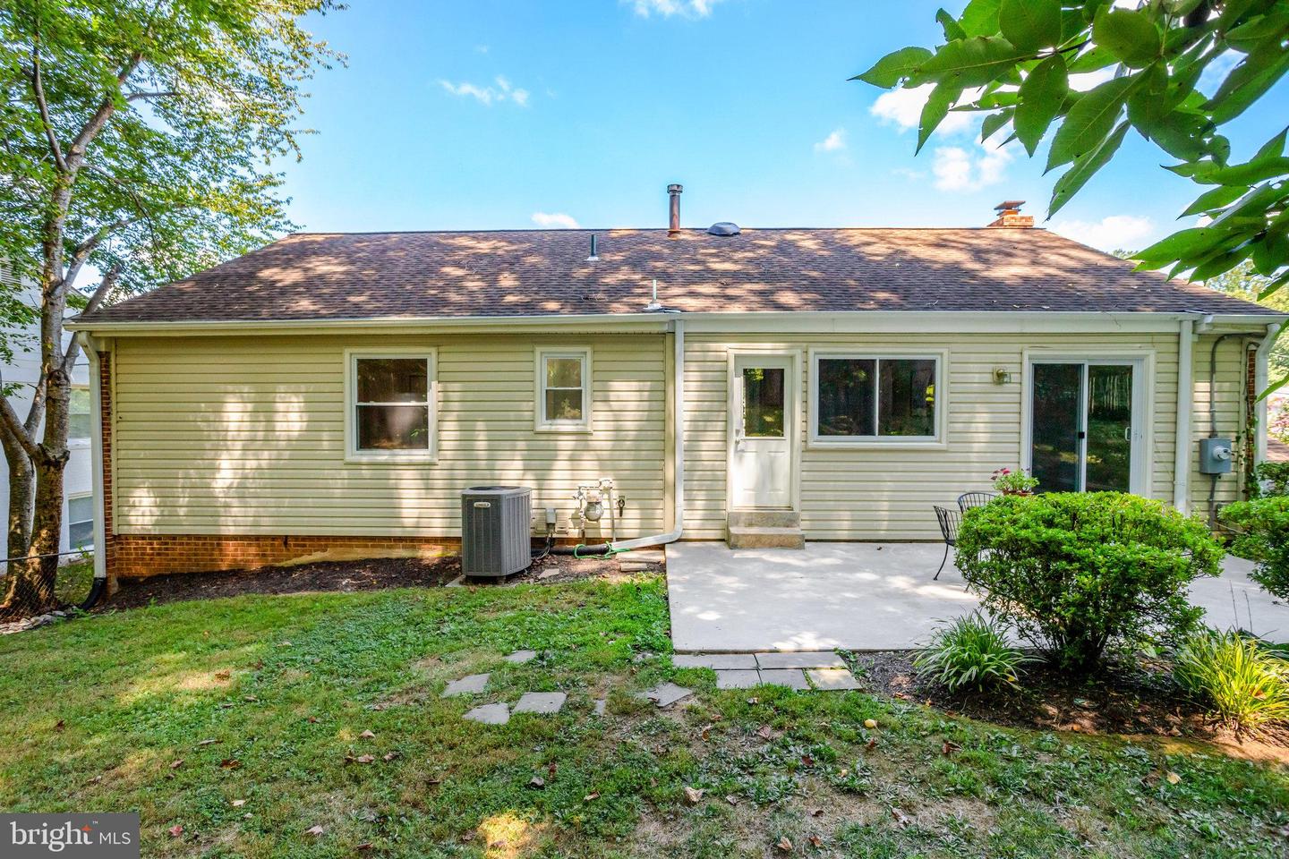 8122 BRIAR CREEK DR, ANNANDALE, Virginia 22003, 4 Bedrooms Bedrooms, ,3 BathroomsBathrooms,Residential,For sale,8122 BRIAR CREEK DR,VAFX2255546 MLS # VAFX2255546