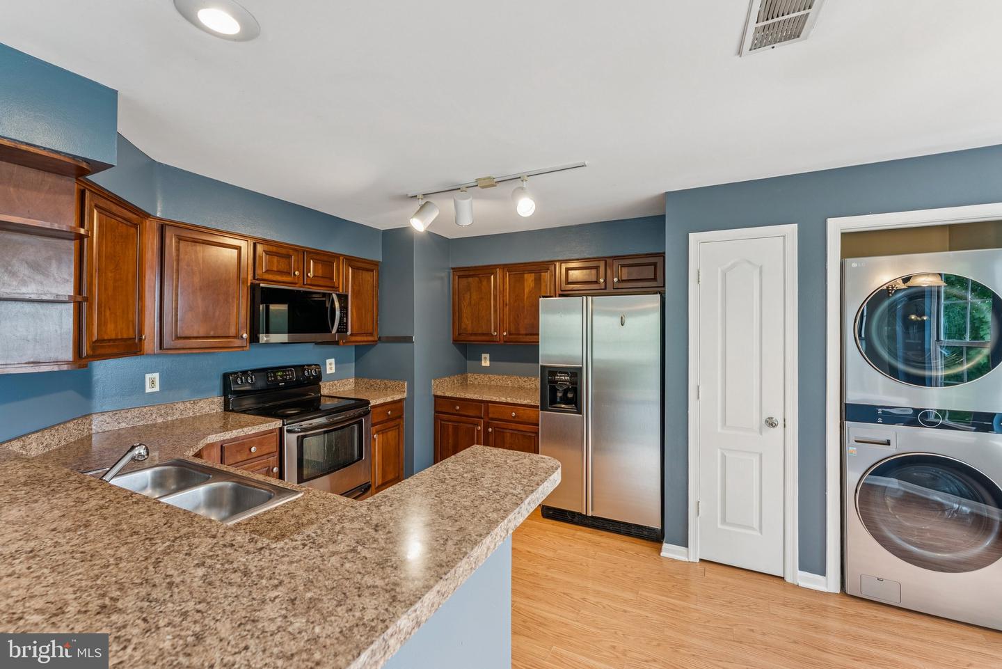 5636 WILLOUGHBY NEWTON DR #35, CENTREVILLE, Virginia 20120, 2 Bedrooms Bedrooms, ,2 BathroomsBathrooms,Residential,For sale,5636 WILLOUGHBY NEWTON DR #35,VAFX2255564 MLS # VAFX2255564
