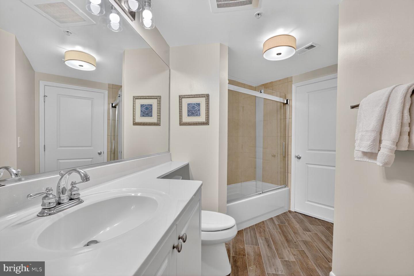 851 N GLEBE RD #411, ARLINGTON, Virginia 22203, 2 Bedrooms Bedrooms, ,2 BathroomsBathrooms,Residential,For sale,851 N GLEBE RD #411,VAAR2060886 MLS # VAAR2060886