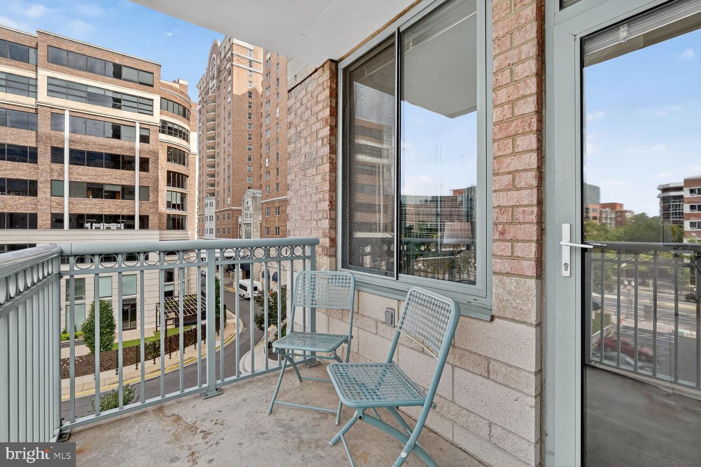 851 N GLEBE RD #411, ARLINGTON, Virginia 22203, 2 Bedrooms Bedrooms, ,2 BathroomsBathrooms,Residential,For sale,851 N GLEBE RD #411,VAAR2060886 MLS # VAAR2060886
